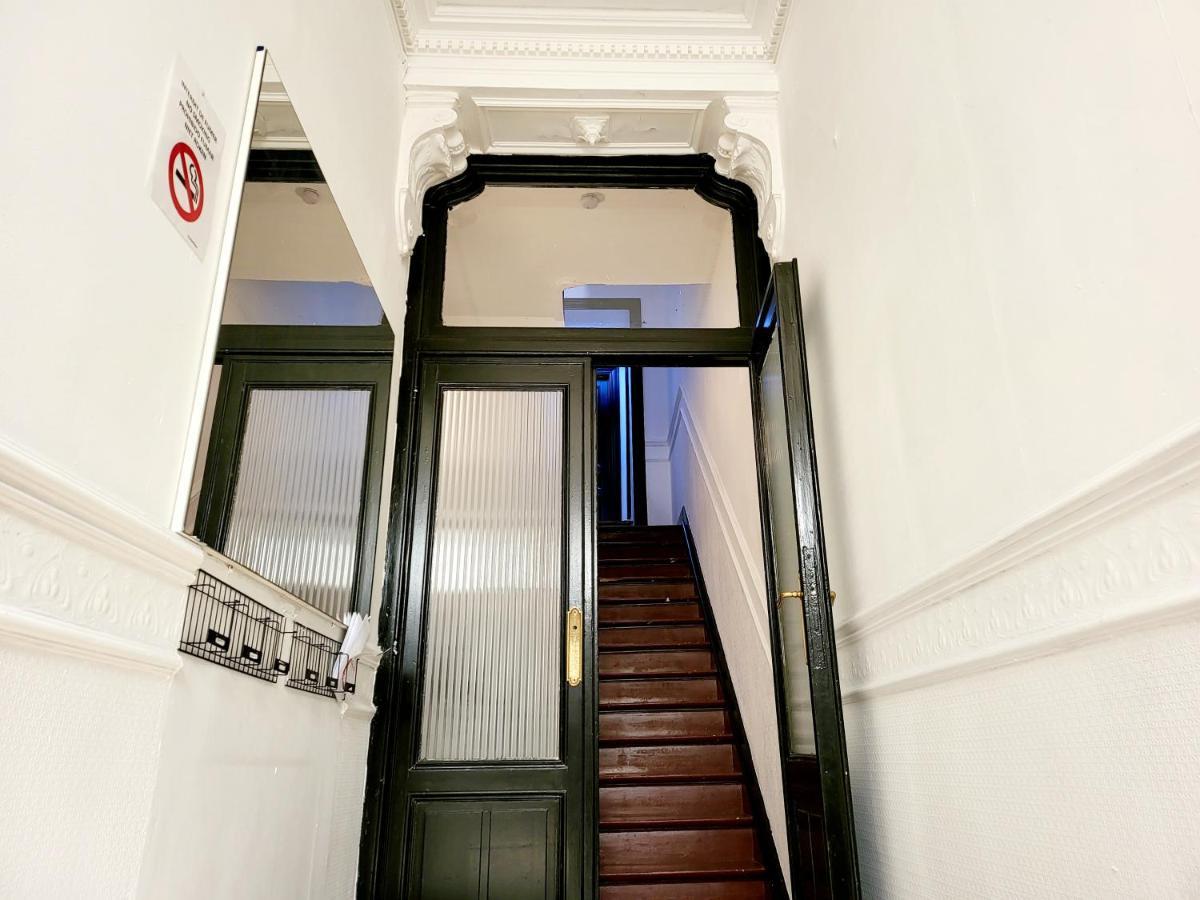 Private Industrial Room 2 In Center Of Charleroi Ngoại thất bức ảnh